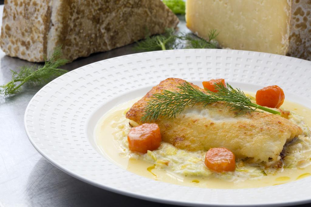 Hotel Du Puy Ferrand , Restaurant La Table De L'Ours Le Mont-Dore Eksteriør billede